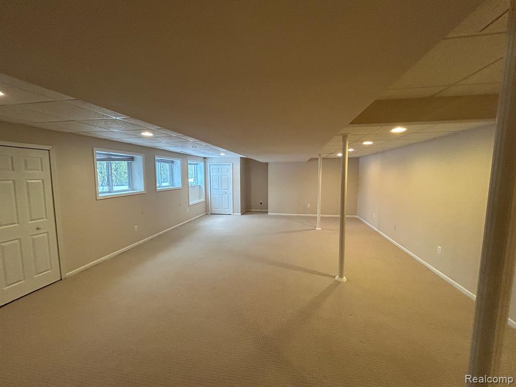 3904 Kaeleaf Road Lake Orion, MI 48360 - Photo 46 of 66
