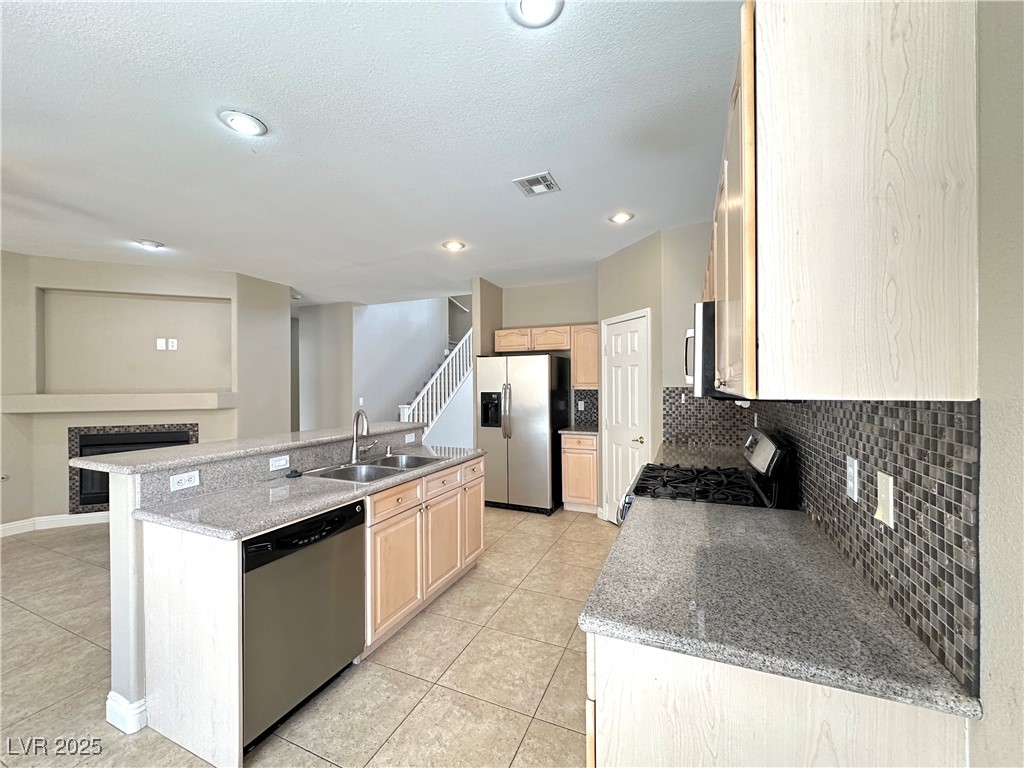 241 Rusty Plank Avenue Las Vegas, NV 89148 - Photo 5 of 21