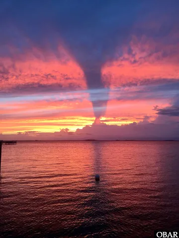 $399,000 | 5 Live Oak Lane, Southern Shores, NC 27949