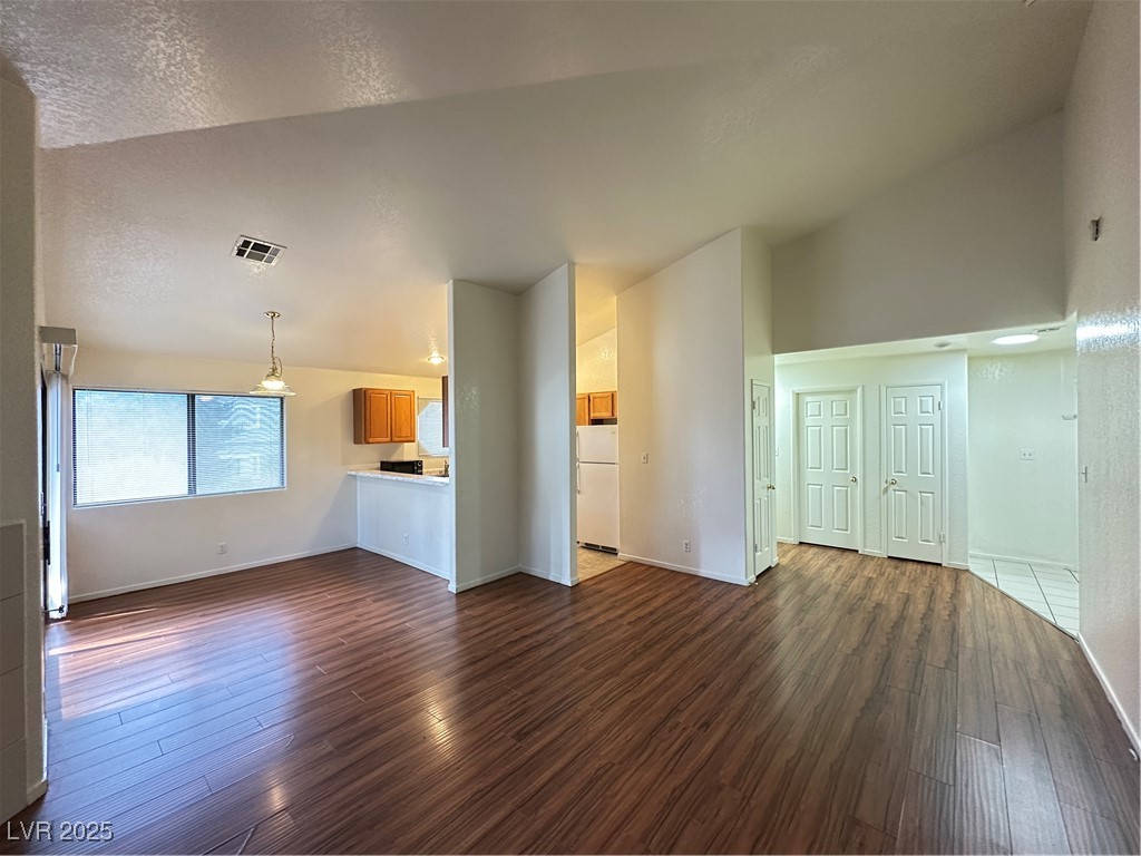 5062 South Rainbow Boulevard, Unit 201 Las Vegas, NV 89118 - Photo 3 of 13