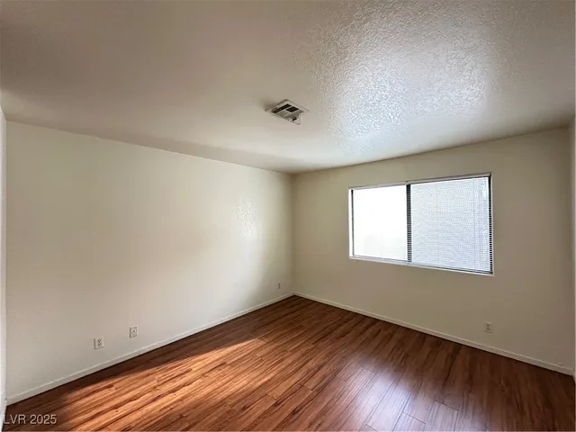 $1,440 | 5062 South Rainbow Boulevard, Unit 201, Las Vegas, NV 89118