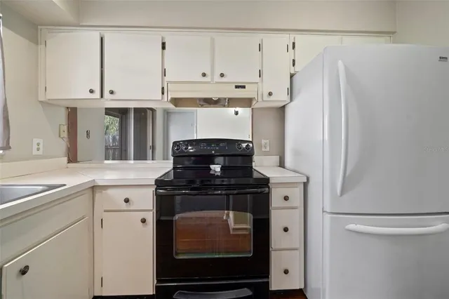 $350,000 | 810 Black Knight Drive, Valrico, FL 33594