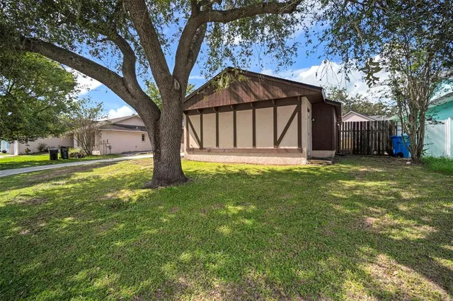 $350,000 | 810 Black Knight Drive, Valrico, FL 33594