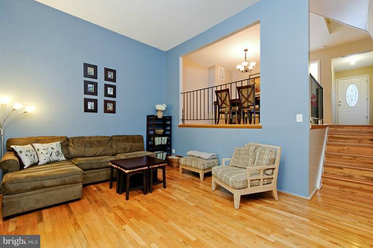 11876 Dunlop Court Reston, VA 20191 - Photo 2 of 25 Another view of the Living Room