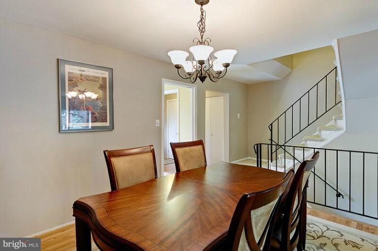 11876 Dunlop Court Reston, VA 20191 - Photo 20 of 25 Another view of the Dining Room