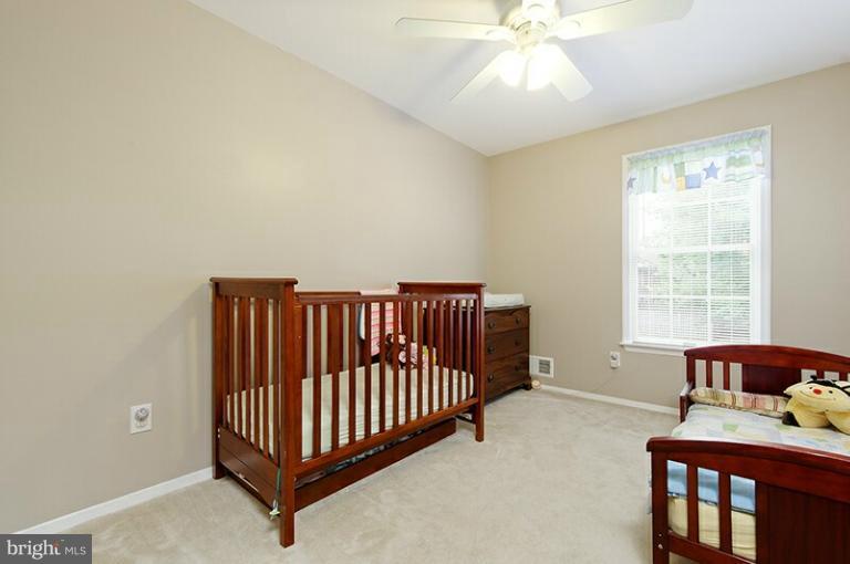 11876 Dunlop Court Reston, VA 20191 - Photo 4 of 25 Bedroom