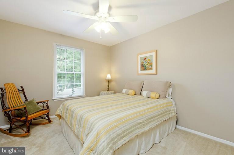 11876 Dunlop Court Reston, VA 20191 - Photo 6 of 25 This generous bedroom has large closet!