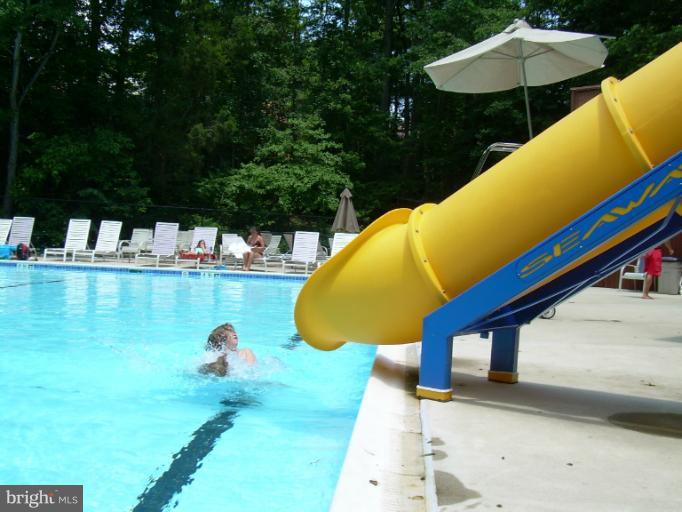 11876 Dunlop Court Reston, VA 20191 - Photo 9 of 25 Deepwood's Pool