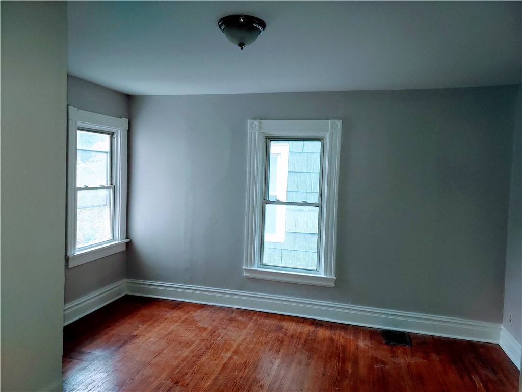 29 Essex Street Rochester, NY 14611 - Photo 5 of 11