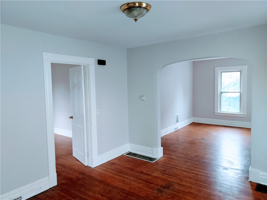 29 Essex Street Rochester, NY 14611 - Photo 6 of 11