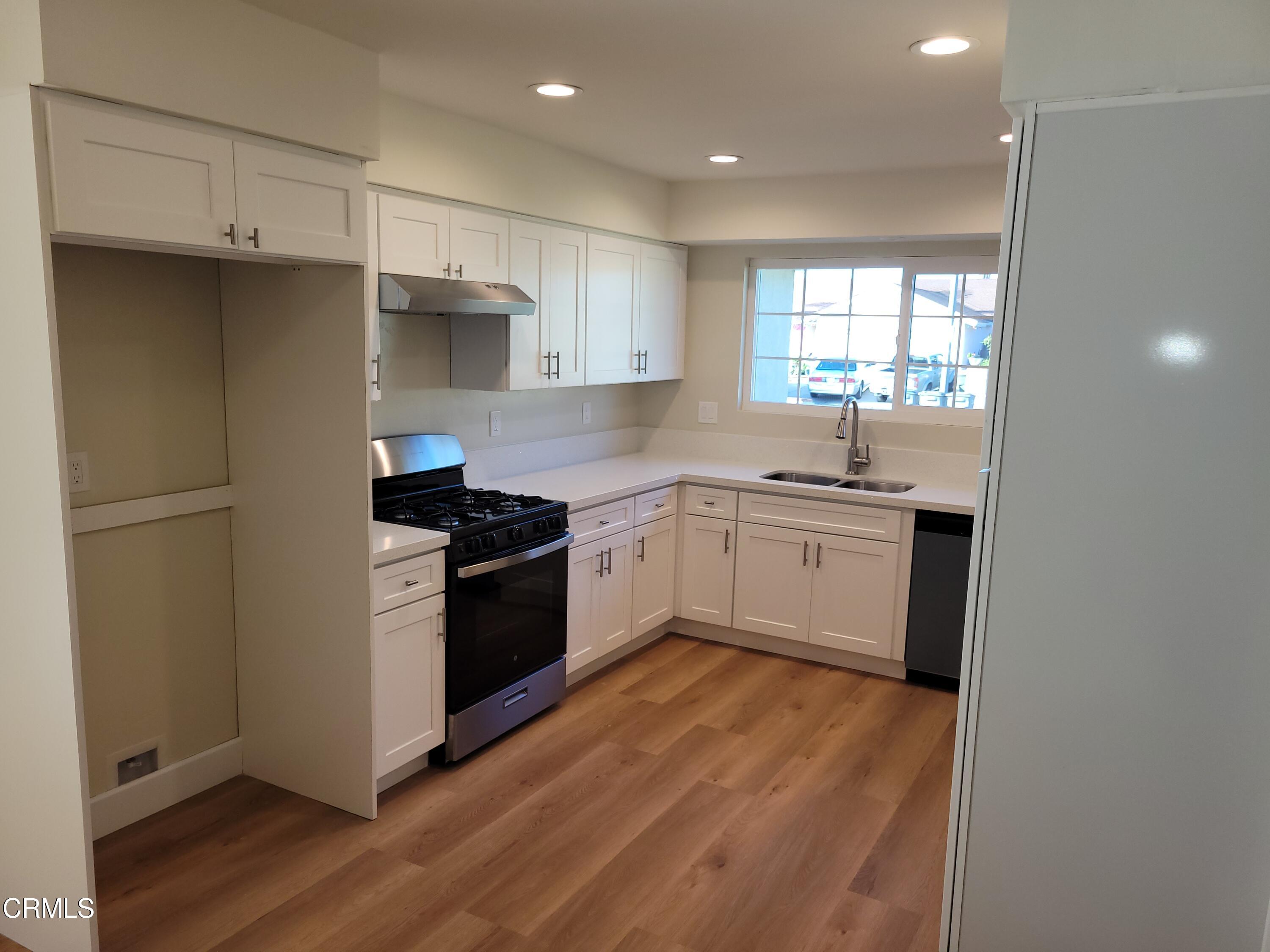4524 Boston Way Oxnard, CA 93033 - Photo 12 of 43 20231228_094555