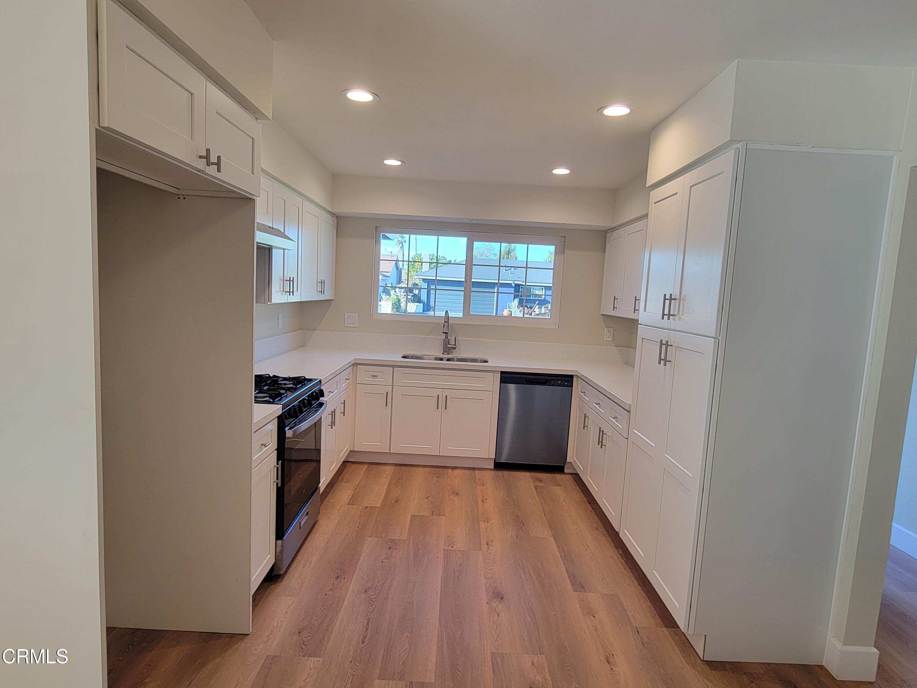 4524 Boston Way Oxnard, CA 93033 - Photo 13 of 43 20231228_094617