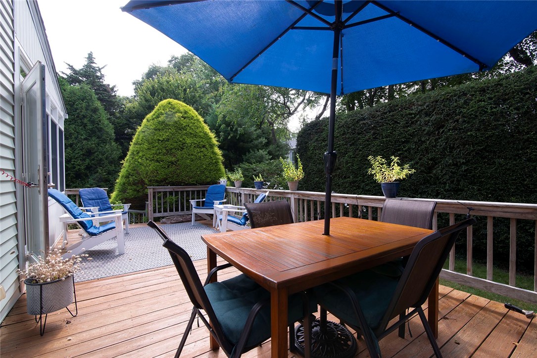 26 Wagner Road Westerly, RI 02891 - Photo 3 of 31