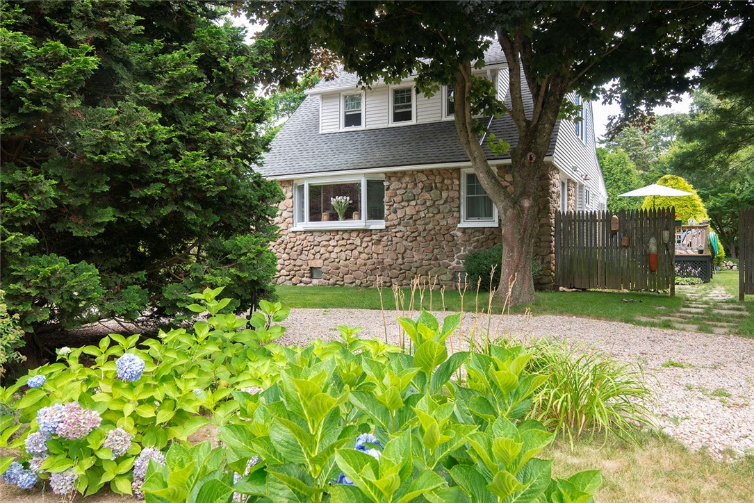 26 Wagner Road Westerly, RI 02891 - Photo 6 of 31