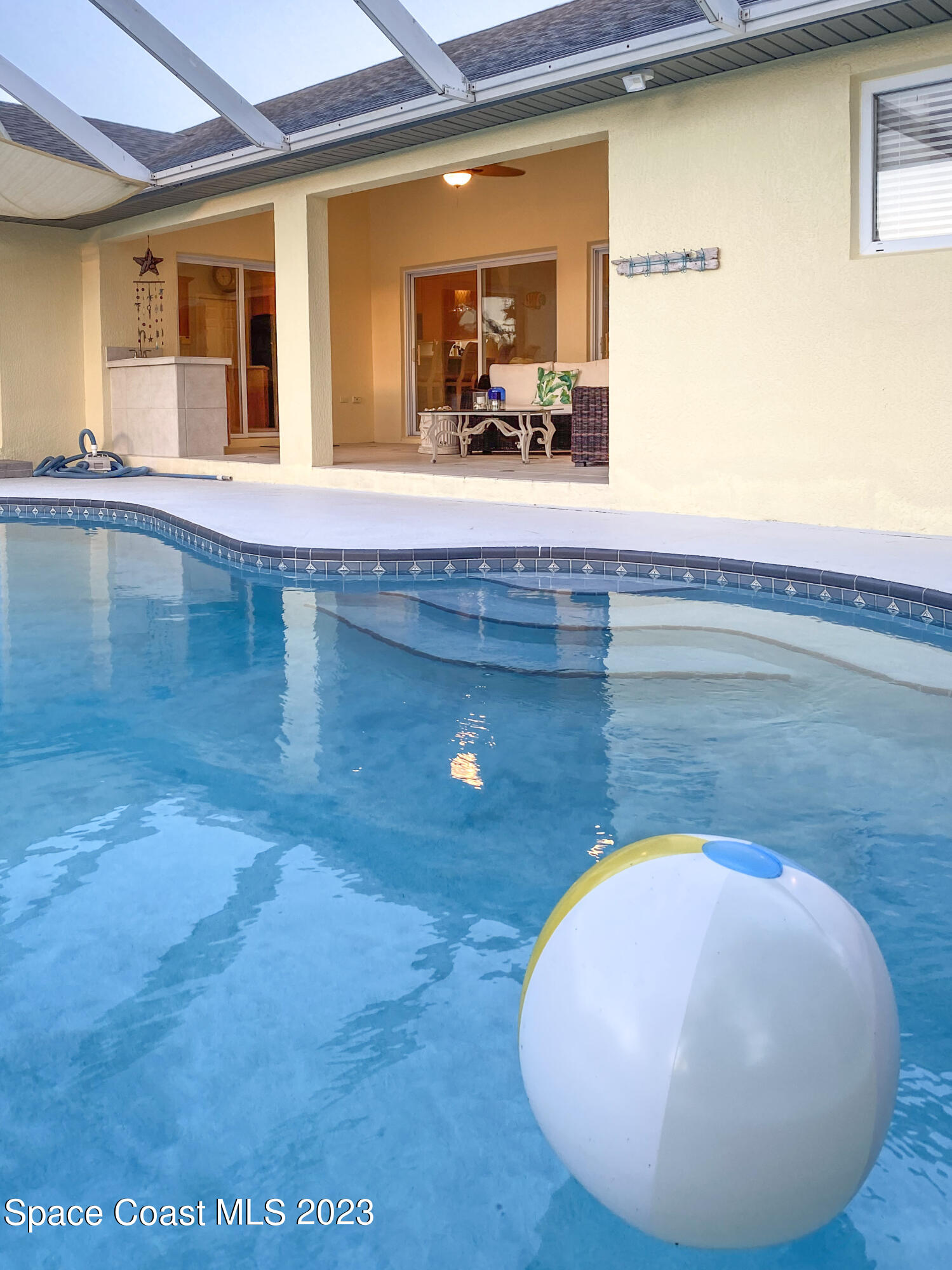 5080 Seiler Street Melbourne Beach, FL 32951 - Photo 26 of 34 a view of a living room