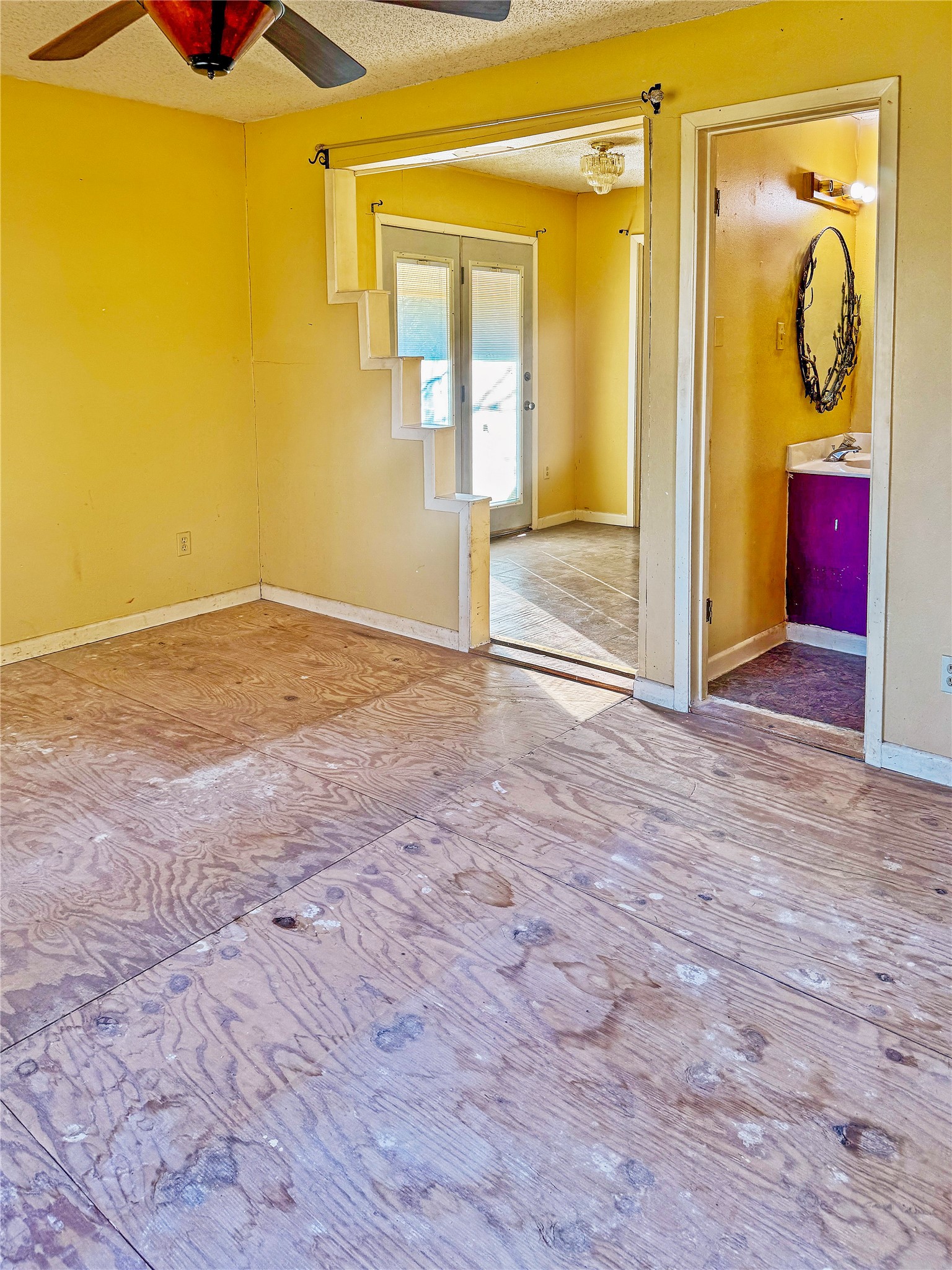4672 Rakowitz Road Adkins, TX 78101 - Photo 23 of 38 a view of entryway