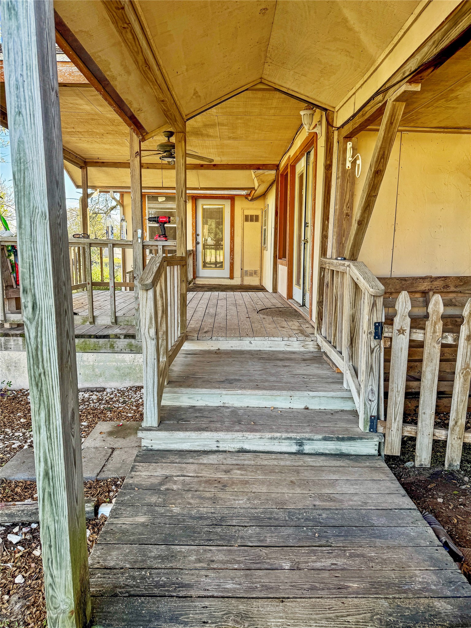 4672 Rakowitz Road Adkins, TX 78101 - Photo 6 of 38