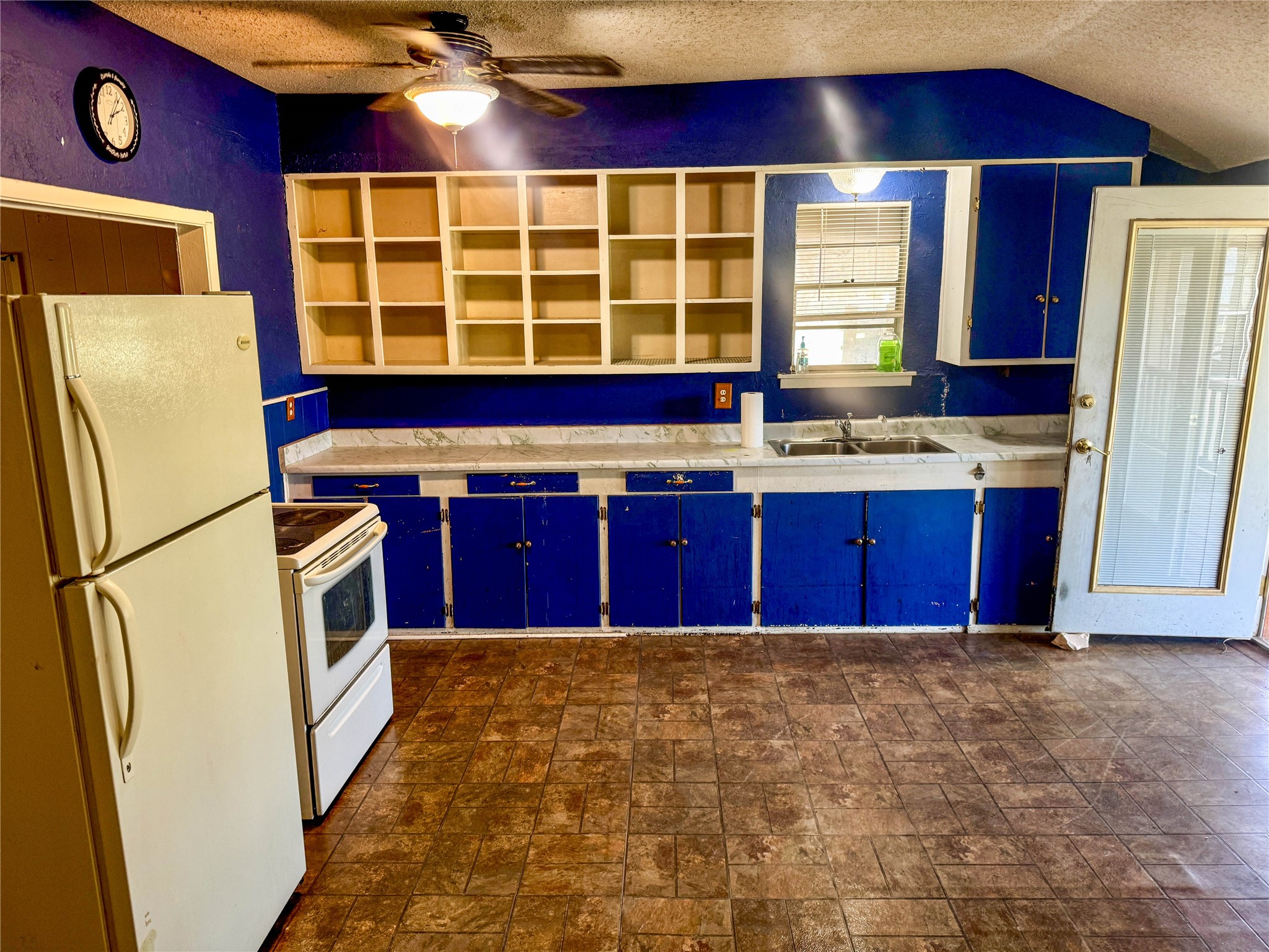 4672 Rakowitz Road Adkins, TX 78101 - Photo 8 of 38 Kitchen