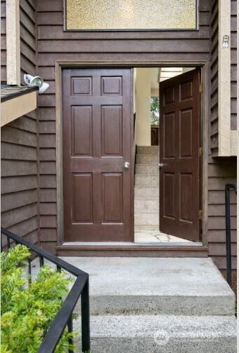 14606 60th Place West Edmonds, WA 98026 - Photo 4 of 27 a view of house entrance