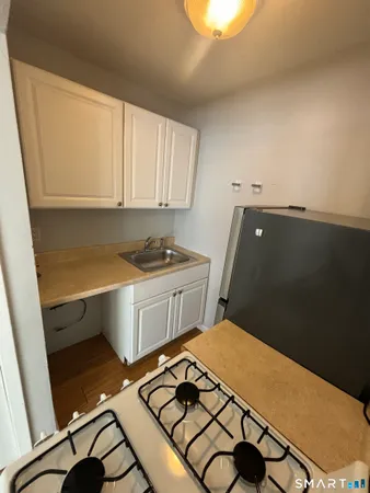 $1,200 | 89-91 Jetland Place, Unit 93, Bridgeport, CT 06605