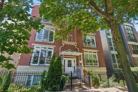 $535,000 | 2333 North Leavitt Street, Unit 3N, Chicago, IL 60647