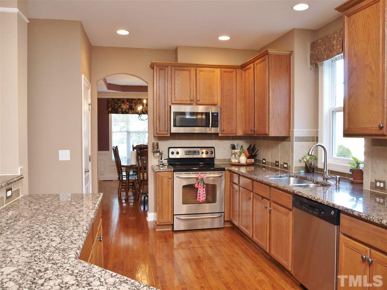 10128 Darling Street Raleigh, NC 27613 - Photo 9 of 30