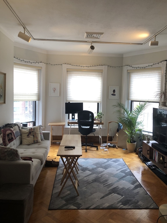 33 Bay State Road, Unit 4F Boston, MA 02215 - Photo 1 of 7 Gallery Image 1