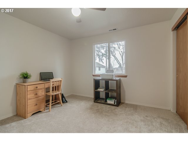 240 South Township Road Canby, OR 97013 - Photo 13 of 25 Bedroom