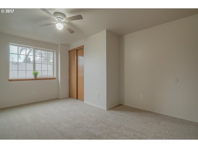 240 South Township Road Canby, OR 97013 - Photo 14 of 25 Bedroom