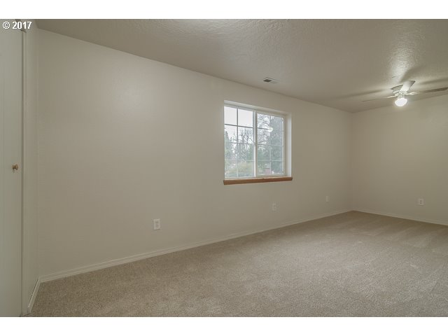 240 South Township Road Canby, OR 97013 - Photo 15 of 25 Bedroom