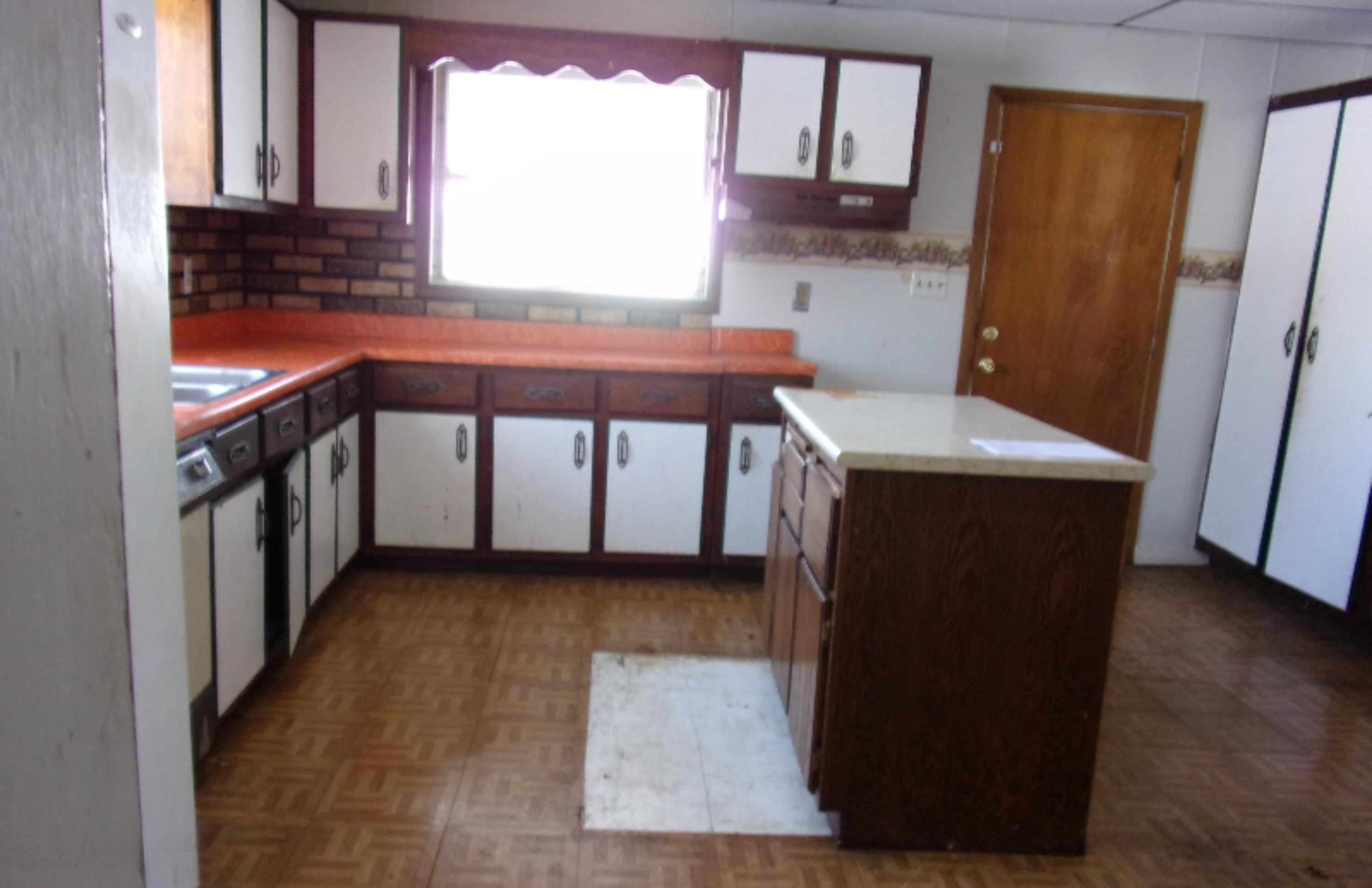 511 South Lincoln Avenue Three Rivers, MI 49093 - Photo 8 of 15 100_0140
