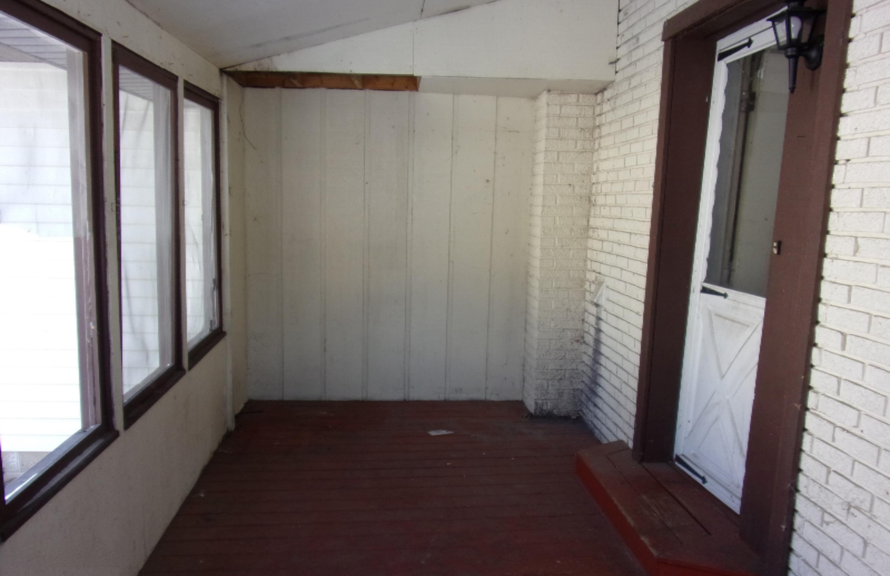 511 South Lincoln Avenue Three Rivers, MI 49093 - Photo 9 of 15 100_0147