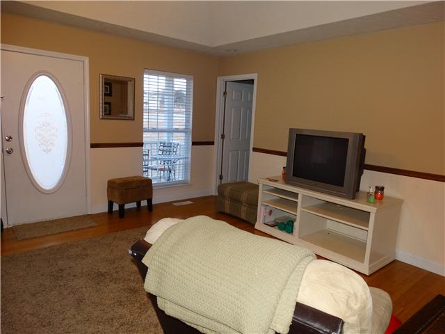 1003 Red Oak Road Charlotte, TN 37036 - Photo 9 of 10 Gallery Image 9