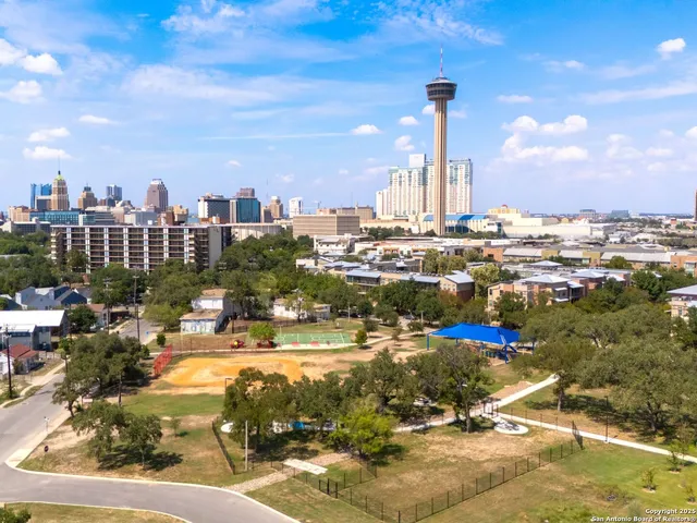 a picture of a bathroom with mirror
