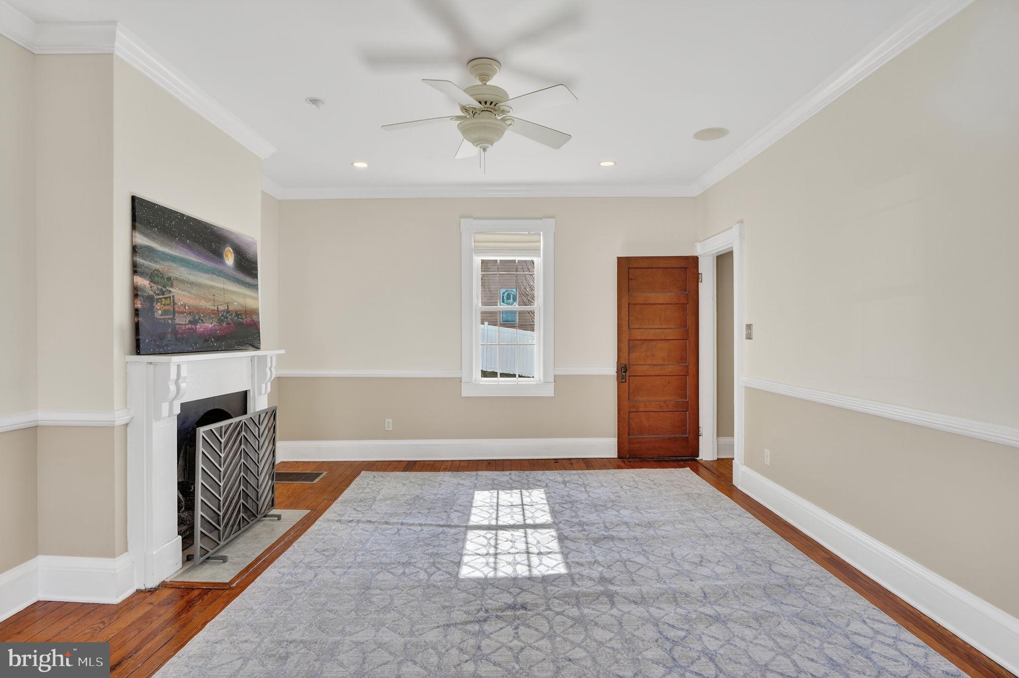 1007 Roland Heights Avenue Baltimore, MD 21211 - Photo 40 of 78 a view of livingroom with washer and dryer
