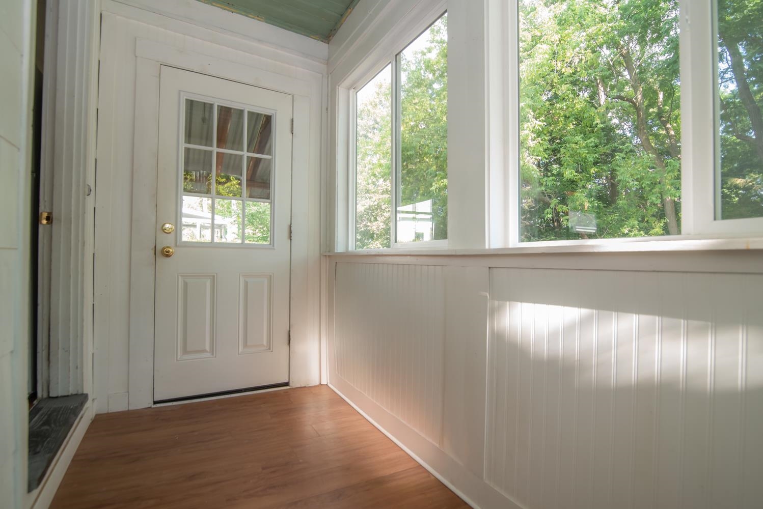 76 Charleston Avenue Manchester, NH 03102 - Photo 4 of 25