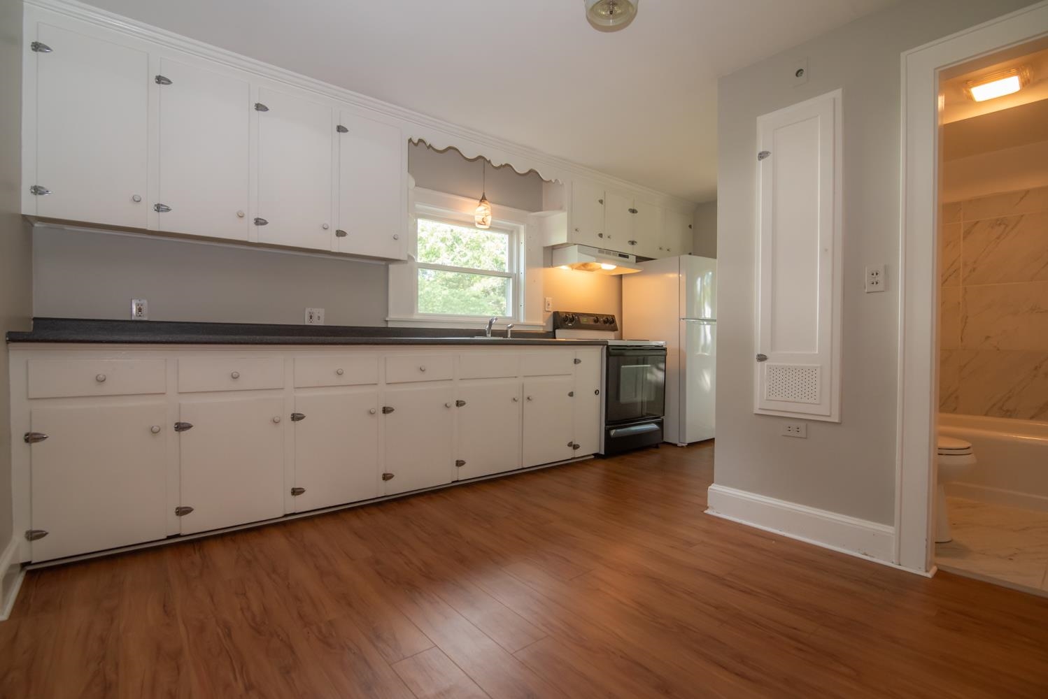 76 Charleston Avenue Manchester, NH 03102 - Photo 7 of 25