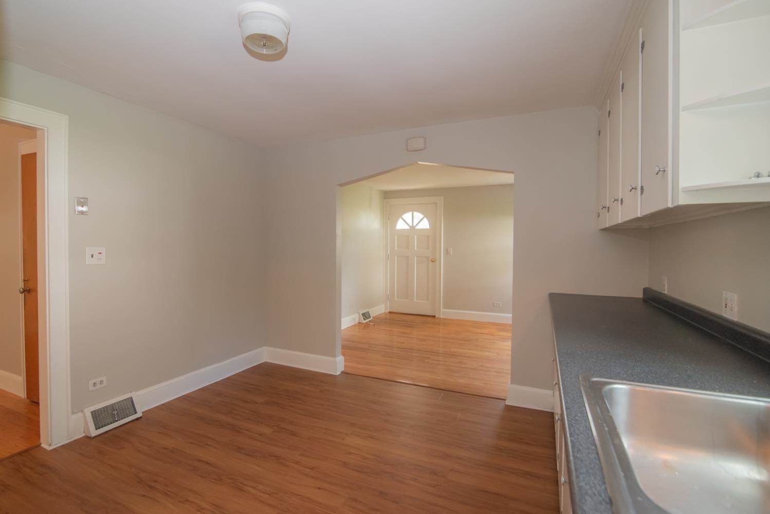 76 Charleston Avenue Manchester, NH 03102 - Photo 10 of 25