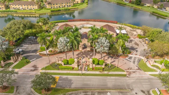 $2,000 | 1490 Northeast 33rd Avenue, Unit 10713, Homestead, FL 33033