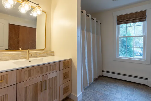 $1,000,000 | 77 Broad Street, Hollis, NH 03049