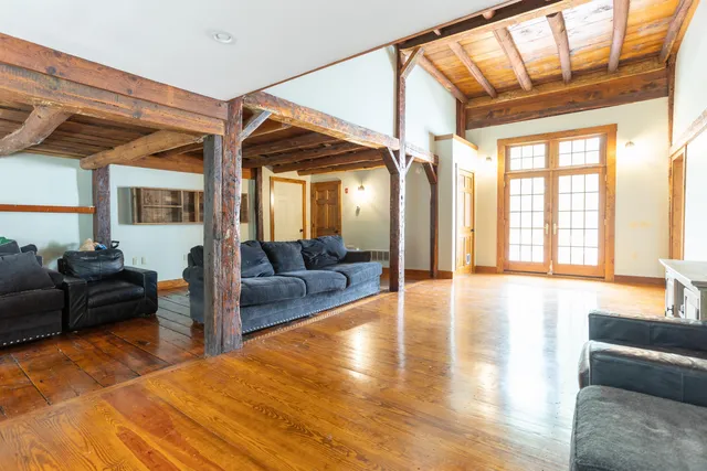 $1,000,000 | 77 Broad Street, Hollis, NH 03049