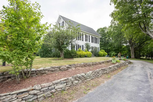 $1,000,000 | 77 Broad Street, Hollis, NH 03049