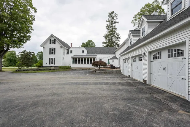 $1,000,000 | 77 Broad Street, Hollis, NH 03049