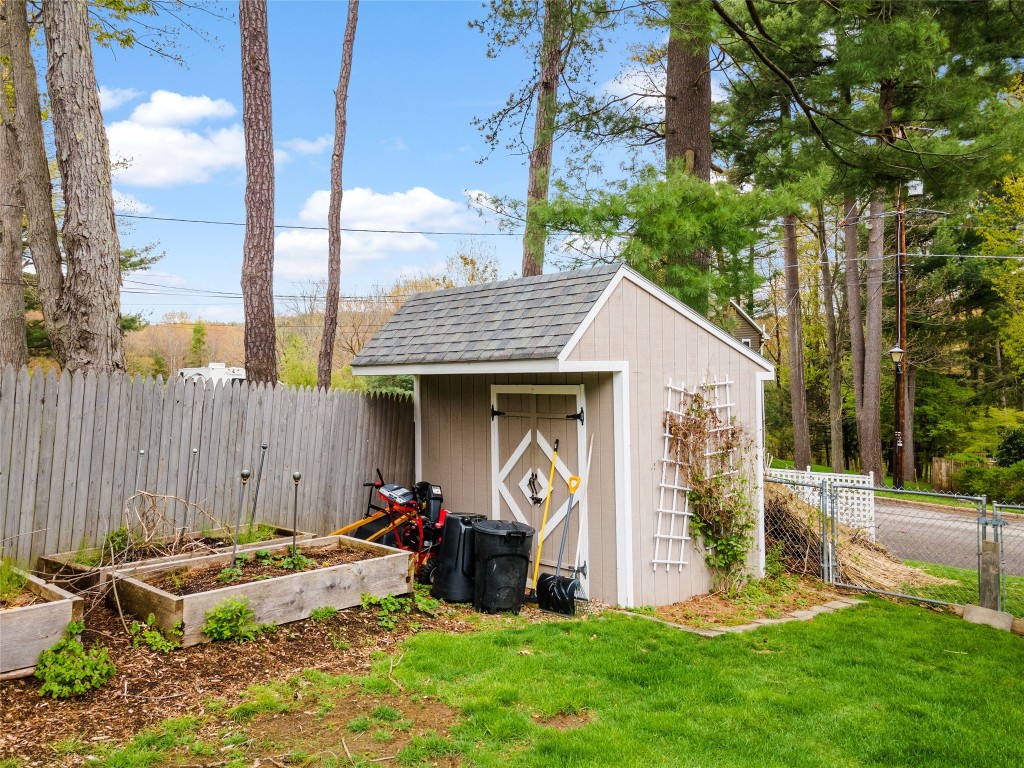 308 Ridgefield Road Endicott, NY 13760 - Photo 42 of 46 Gallery Image 42