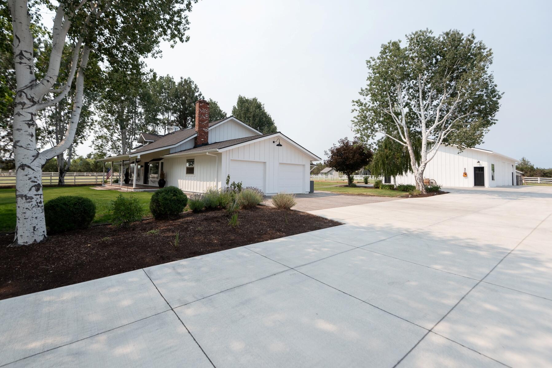 64495 Research Road Bend, OR 97703 - Photo 50 of 54 batch_48Garage side shop