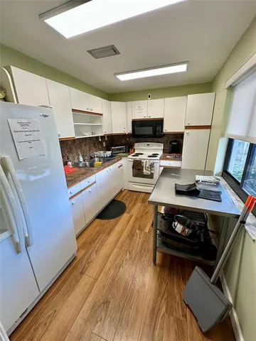 $280,000 | 325 Southeast 11th Terrace, Unit 107, Dania Beach, FL 33004