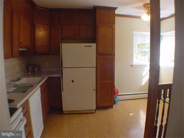 2222 Edgely Road Levittown, PA 19057 - Photo 10 of 21 Kitchen