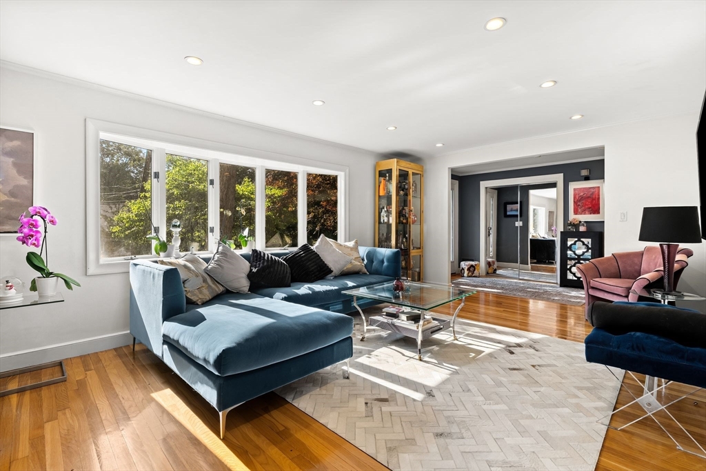 44 Windemere Road Wellesley, MA 02481 - Photo 8 of 39