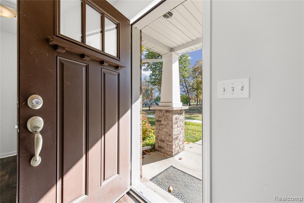 591 Parkside Way, Unit 16 Ferndale, MI 48220 - Photo 6 of 35