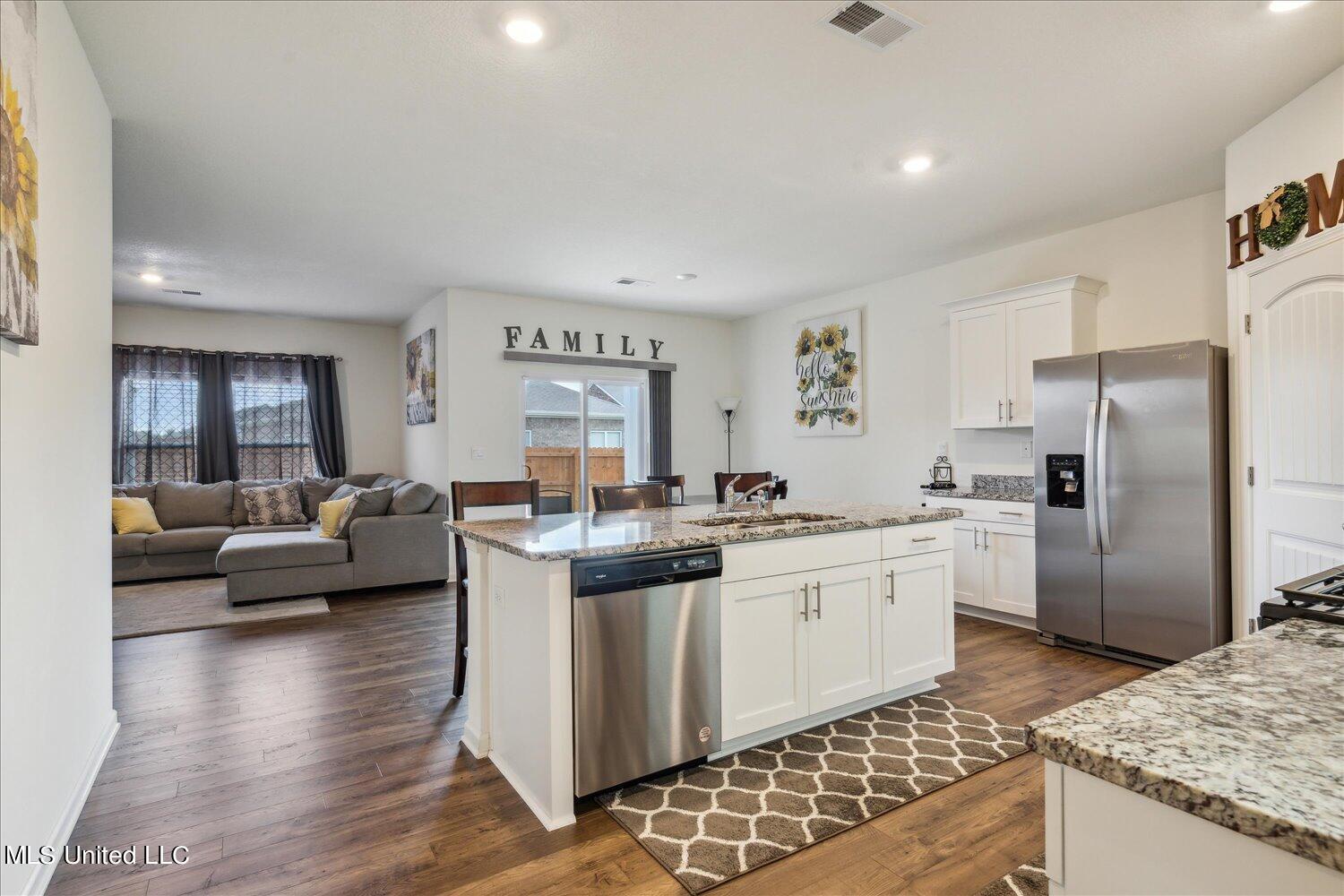 8833 Ruth Ann Cove Southaven, MS 38671 - Photo 5 of 28 07-07-1591848w-8833 Ruth Ann Cv